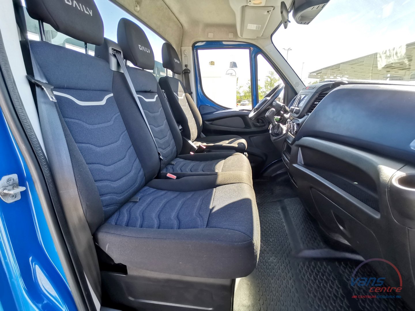 Iveco DAILY 50C18 HI-MATIC/ VALNÍK 5M/ DO 3,5T/ ČR/ 1.MAJ.