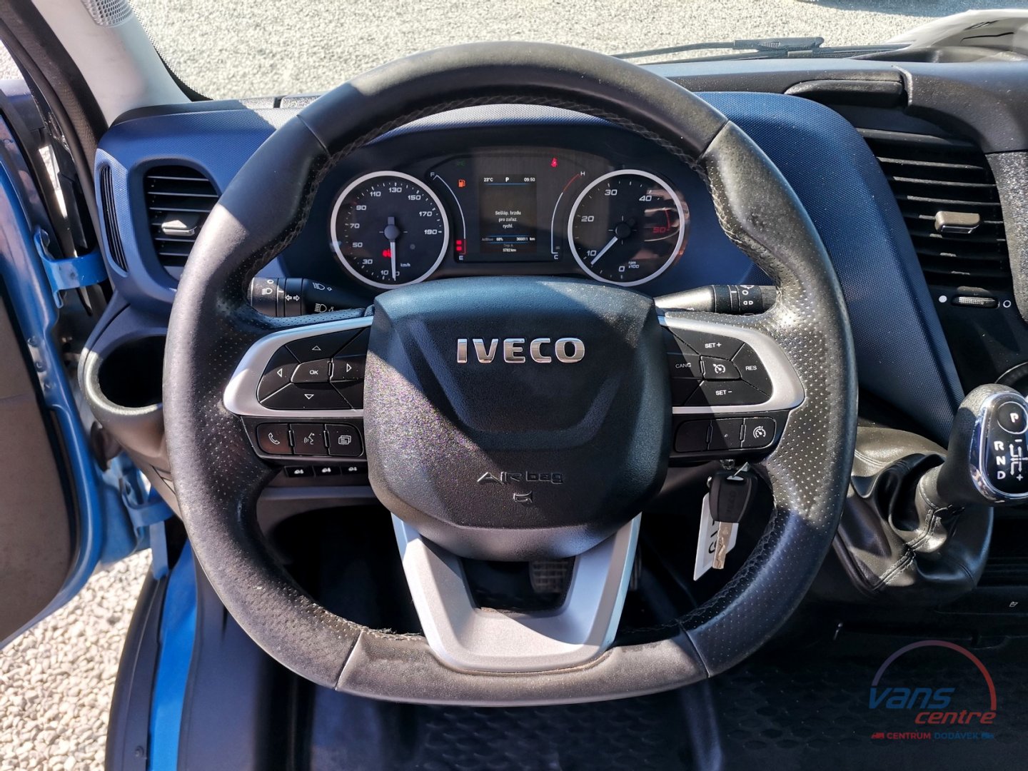 Iveco DAILY 50C18 HI-MATIC/ VALNÍK 5M/ DO 3,5T/ ČR/ 1.MAJ.
