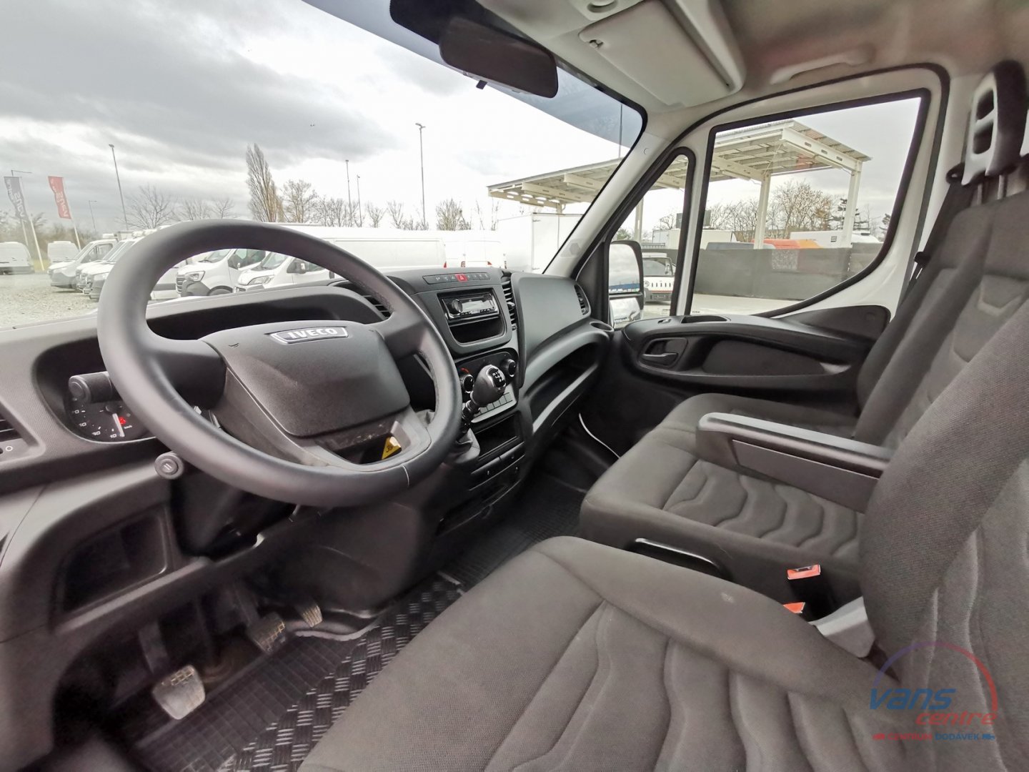 Iveco DAILY 3.0/107KW SKLÁPĚČ 3,5M/ MĚCHY/ TAŽNÉ 3,5T