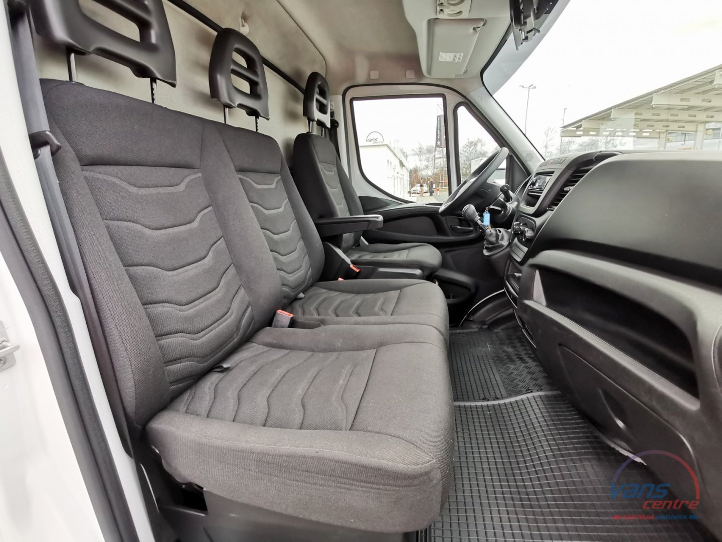 Iveco DAILY 3.0/107KW SKLÁPĚČ 3,5M/ MĚCHY/ TAŽNÉ 3,5T