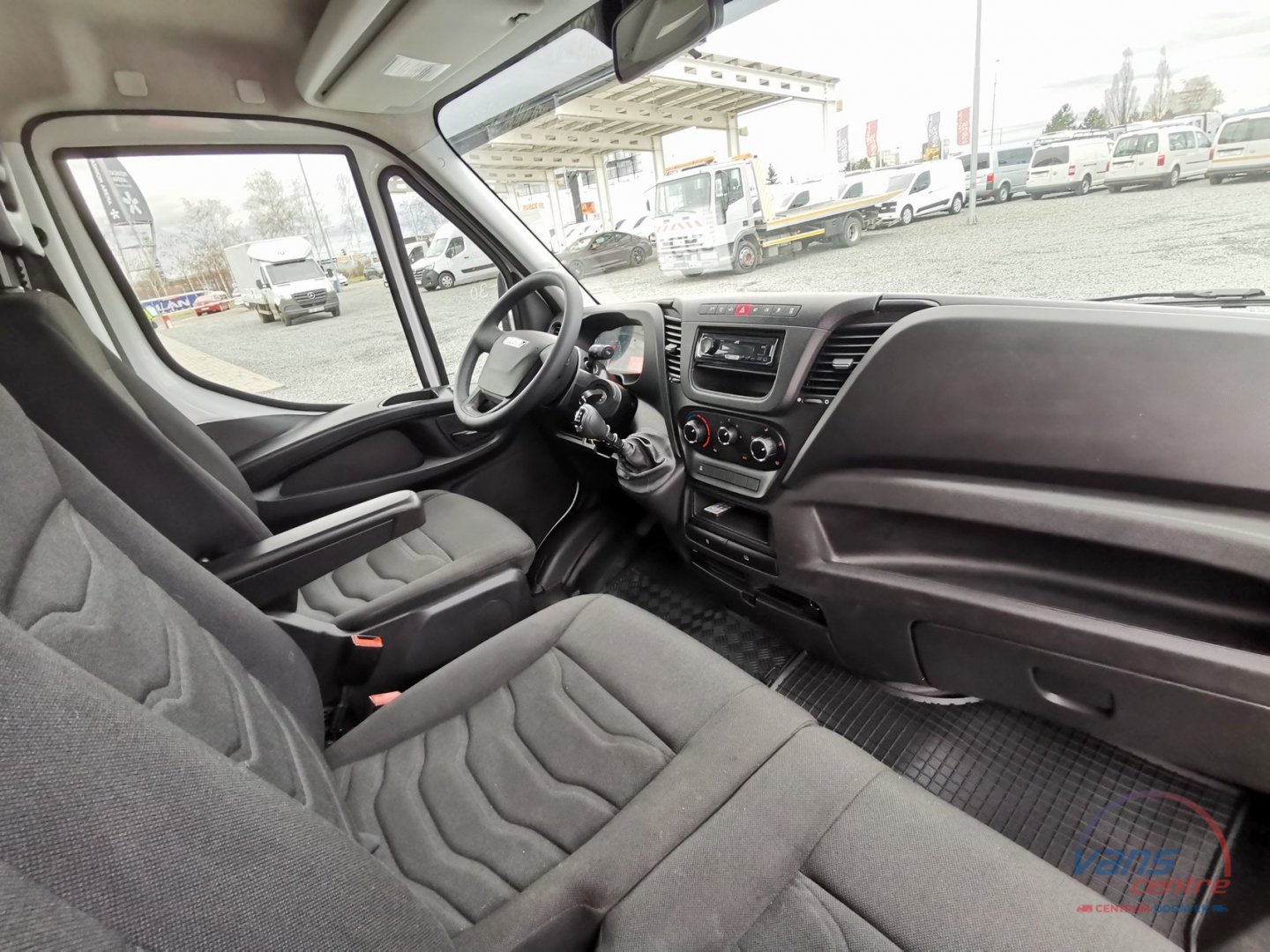 Iveco DAILY 3.0/107KW SKLÁPĚČ 3,5M/ MĚCHY/ TAŽNÉ 3,5T