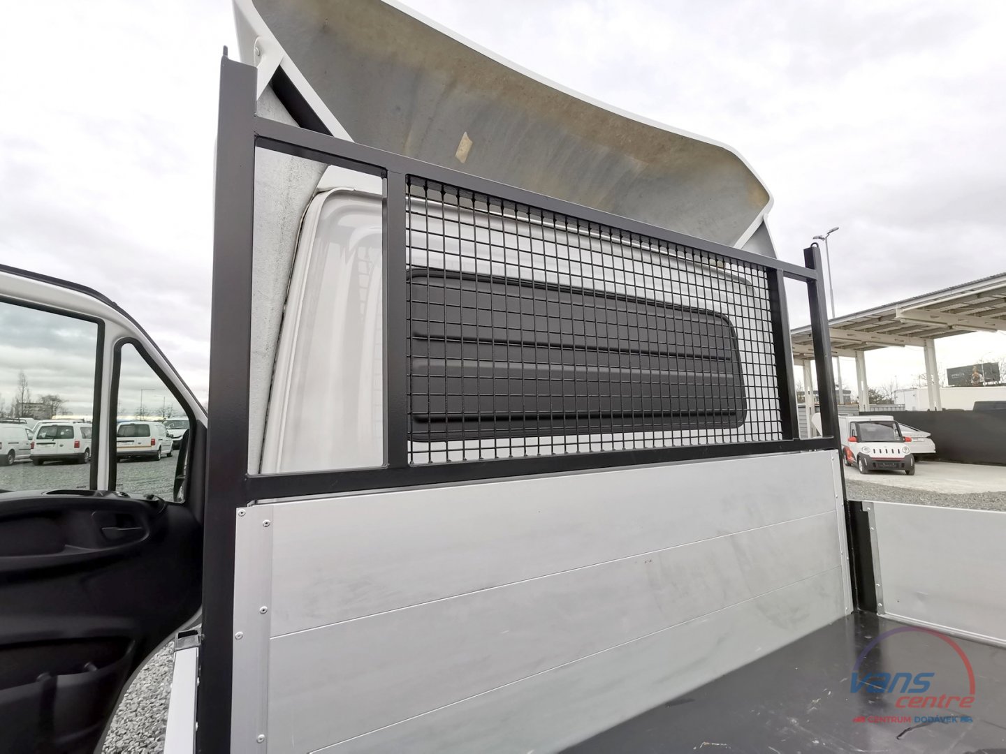 Iveco DAILY 3.0/107KW SKLÁPĚČ 3,5M/ MĚCHY/ TAŽNÉ 3,5T