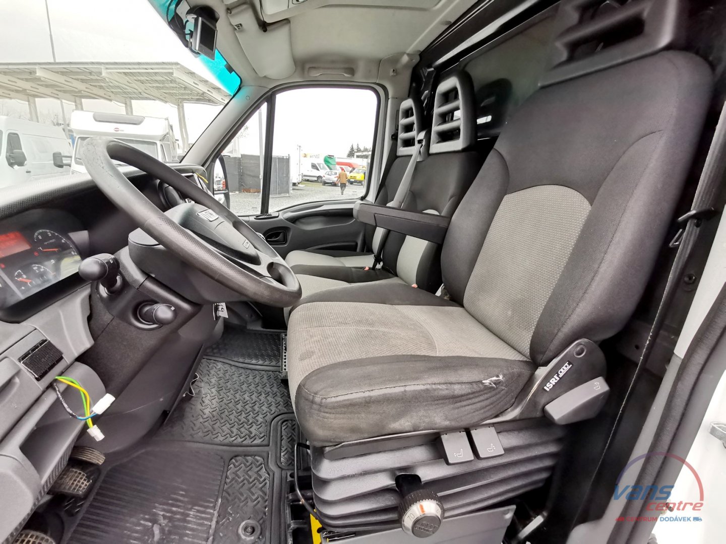 Mercedes-Benz GLE 400D 4MATIC/ AMG/ AIR/ PANO/ HUD/ MASÁŽ