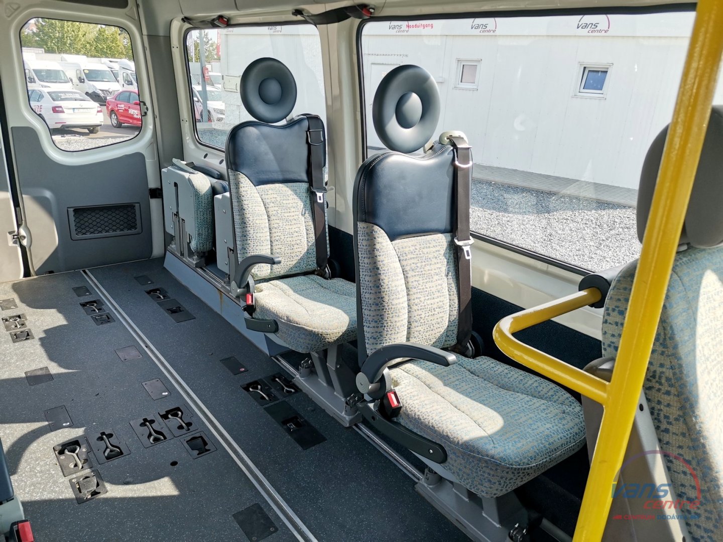 Volkswagen CRAFTER 2.5TDI/80KW 9 MÍST/ INVALIDNÍ SPECIÁL
