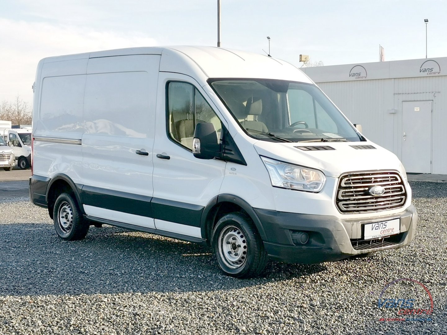 Volkswagen CRAFTER 2.0TDI VALNÍK 3,5M/ 7 MÍST/ TAŽNÉ/ 1.MAJITEL 
