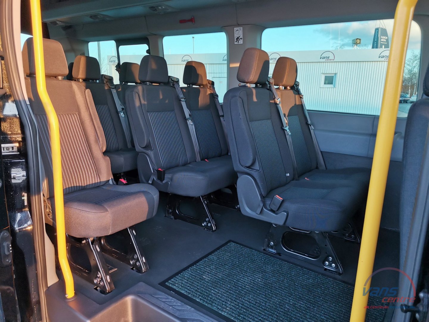 Ford TRANSIT 2.2TDCI BUS 18 MÍST/ KLIMA/ MĚCHY/ TAŽNÉ