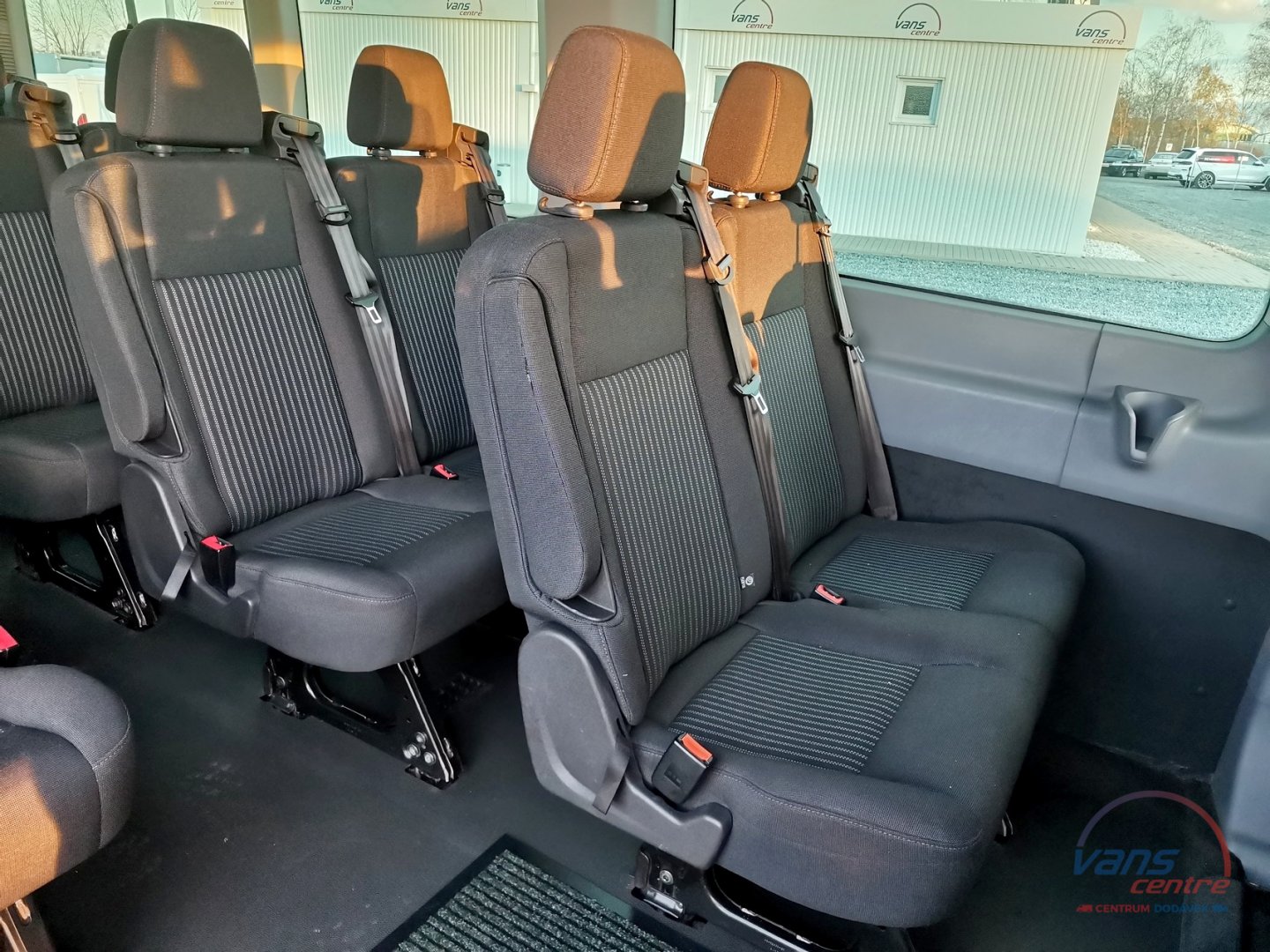 Ford TRANSIT 2.2TDCI BUS 18 MÍST/ KLIMA/ MĚCHY/ TAŽNÉ