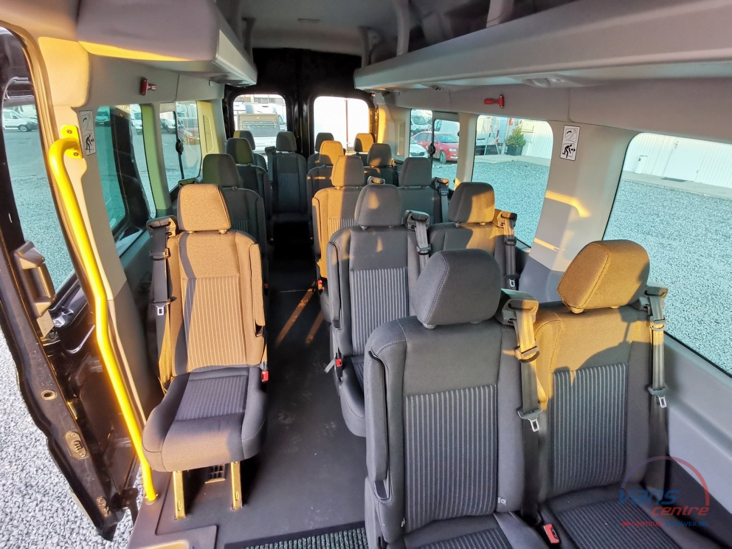 Ford TRANSIT 2.2TDCI BUS 18 MÍST/ KLIMA/ MĚCHY/ TAŽNÉ