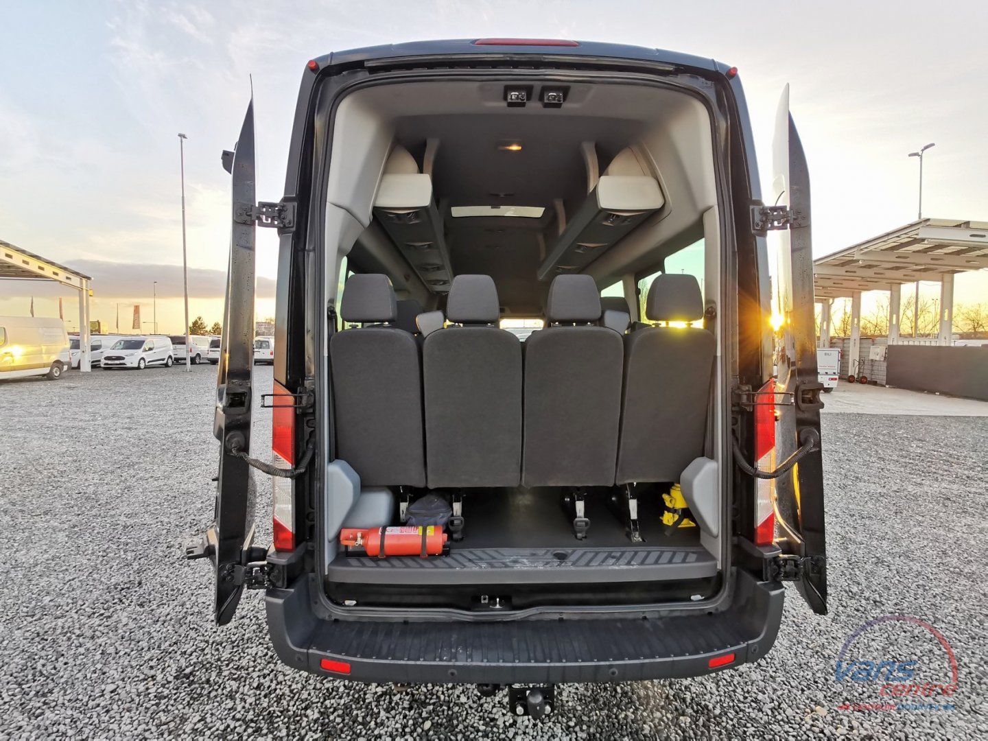 Ford TRANSIT 2.2TDCI BUS 18 MÍST/ KLIMA/ MĚCHY/ TAŽNÉ