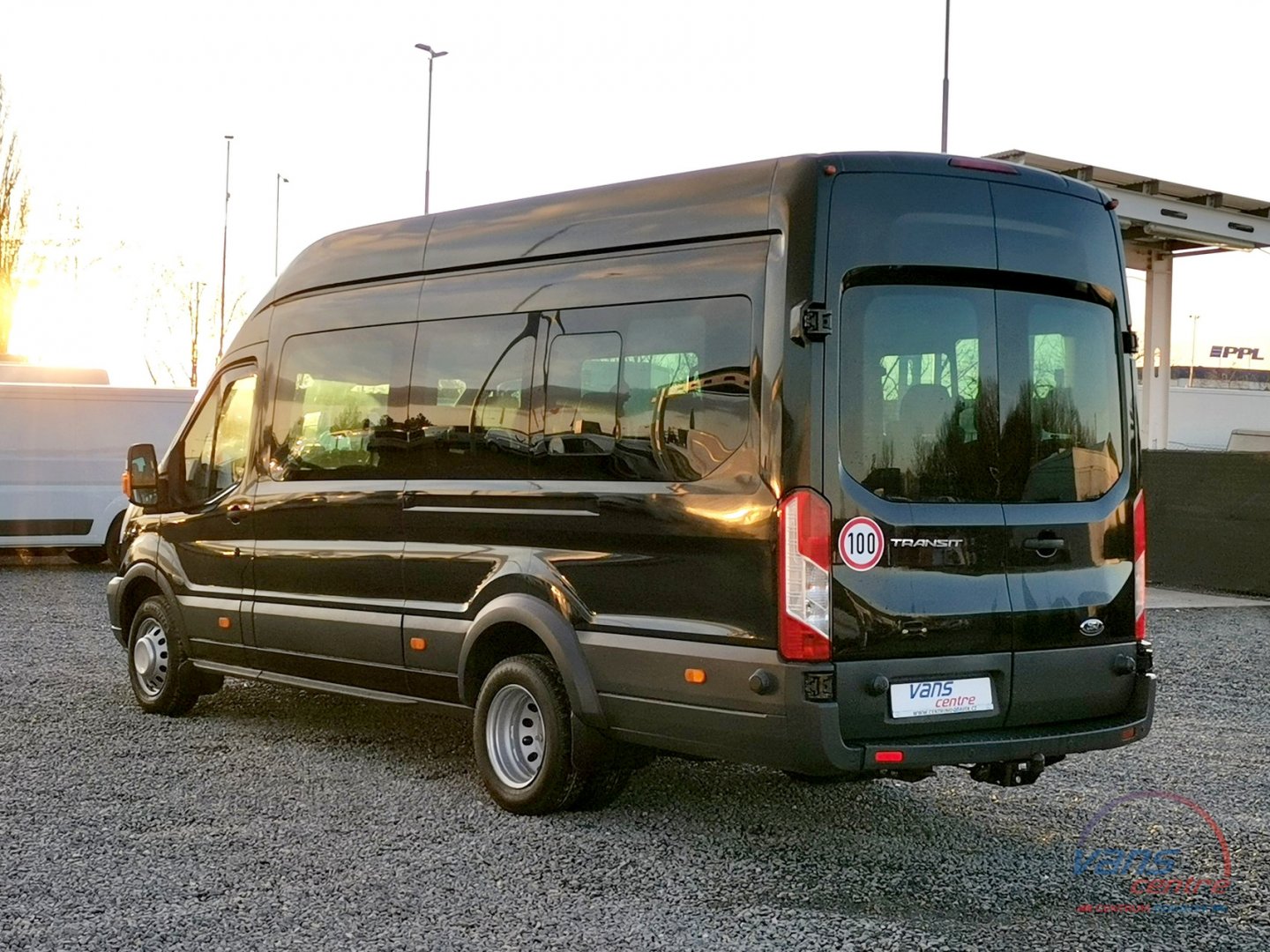 Ford TRANSIT 2.2TDCI BUS 18 MÍST/ KLIMA/ MĚCHY/ TAŽNÉ