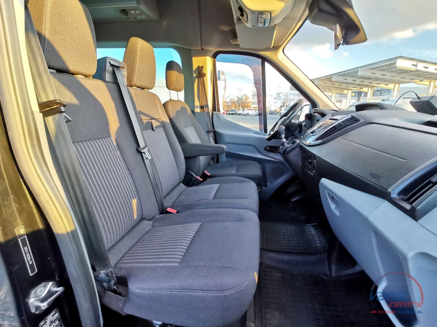 Ford TRANSIT 2.2TDCI BUS 18 MÍST/ KLIMA/ MĚCHY/ TAŽNÉ