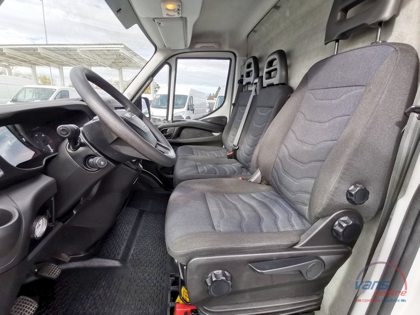 Iveco DAILY 50C15 MRAZÁK/ 220V/ H.ČELO/ DO 3,5T