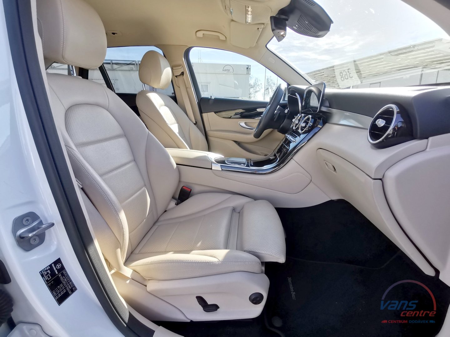 Mercedes-Benz GLC 300E 4MATIC 155KW/ NAVI/ KAMERA/ LED