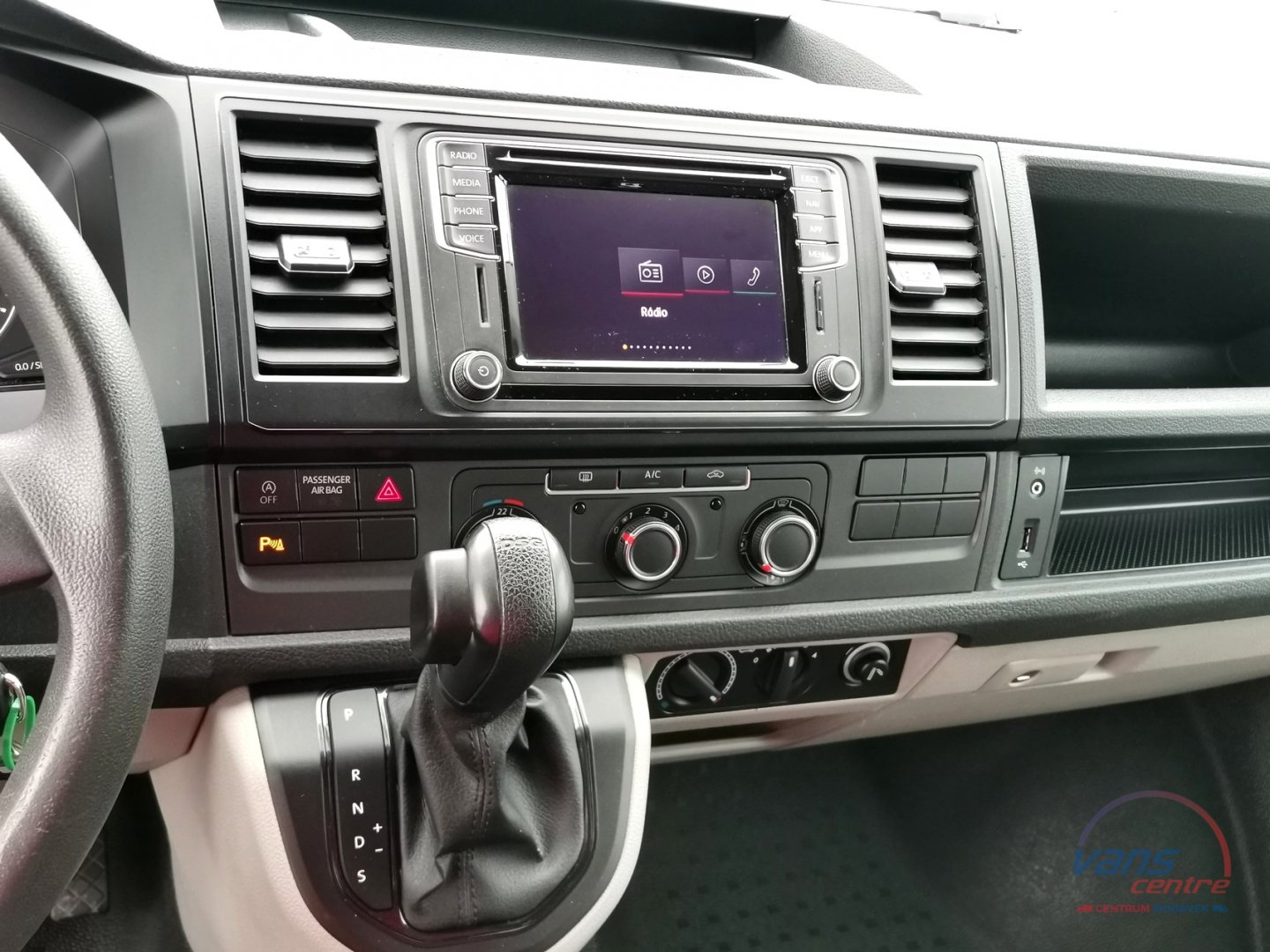 Volkswagen TRANSPORTER 2.0TDI/110KW DSG/ L2H1/ 9 MÍST/ KLIMA 