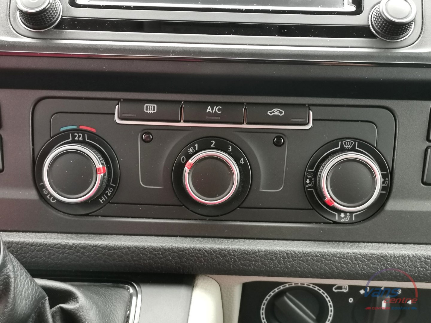 Volkswagen TRANSPORTER 2.0TDI/110KW DSG/ L2H1/ 9 MÍST/ KLIMA 