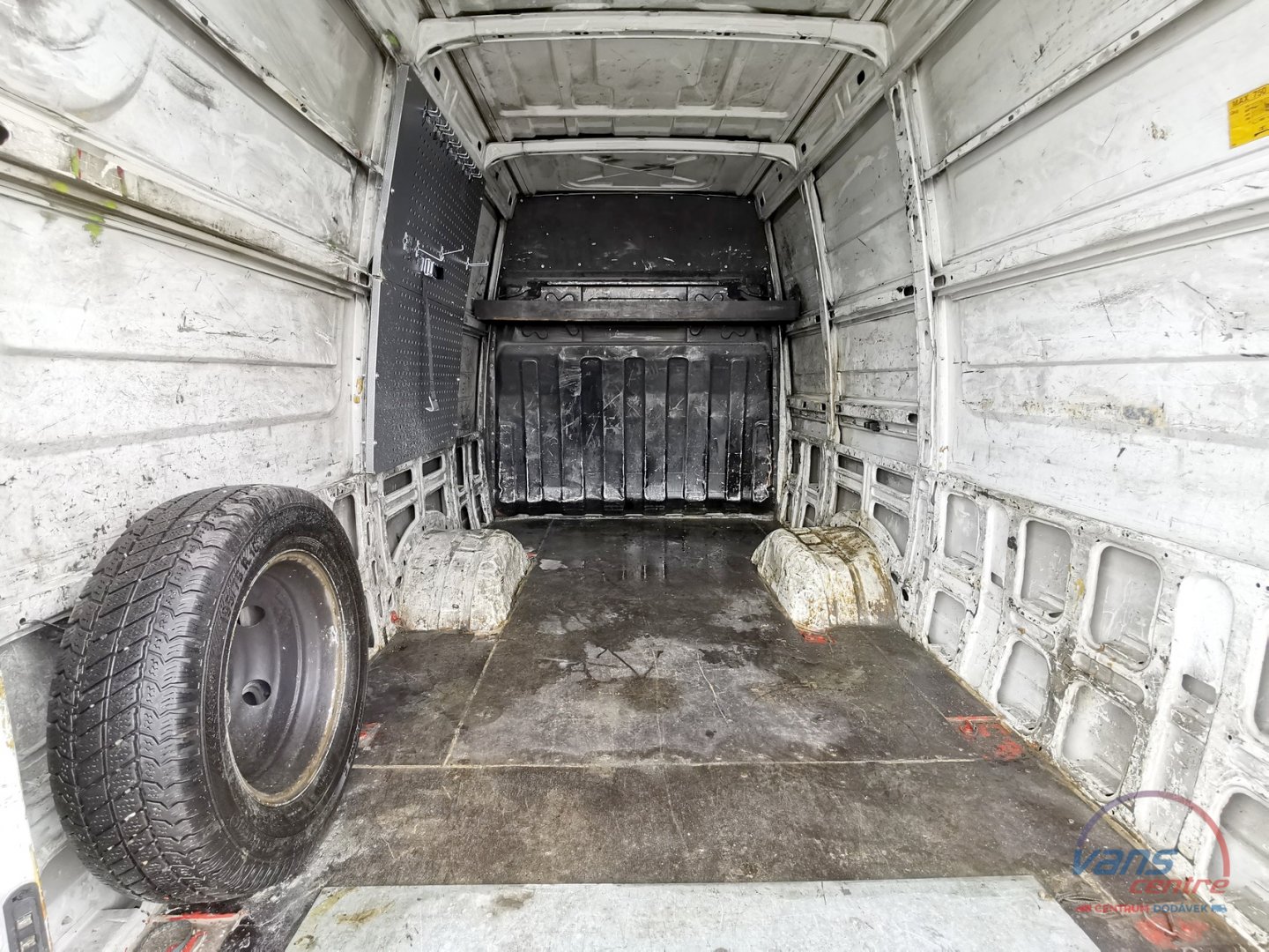 Iveco DAILY 50C15 MAXI XL/ 6 MÍST/ HYDR.ČELO/ TAŽNÉ 3,5T