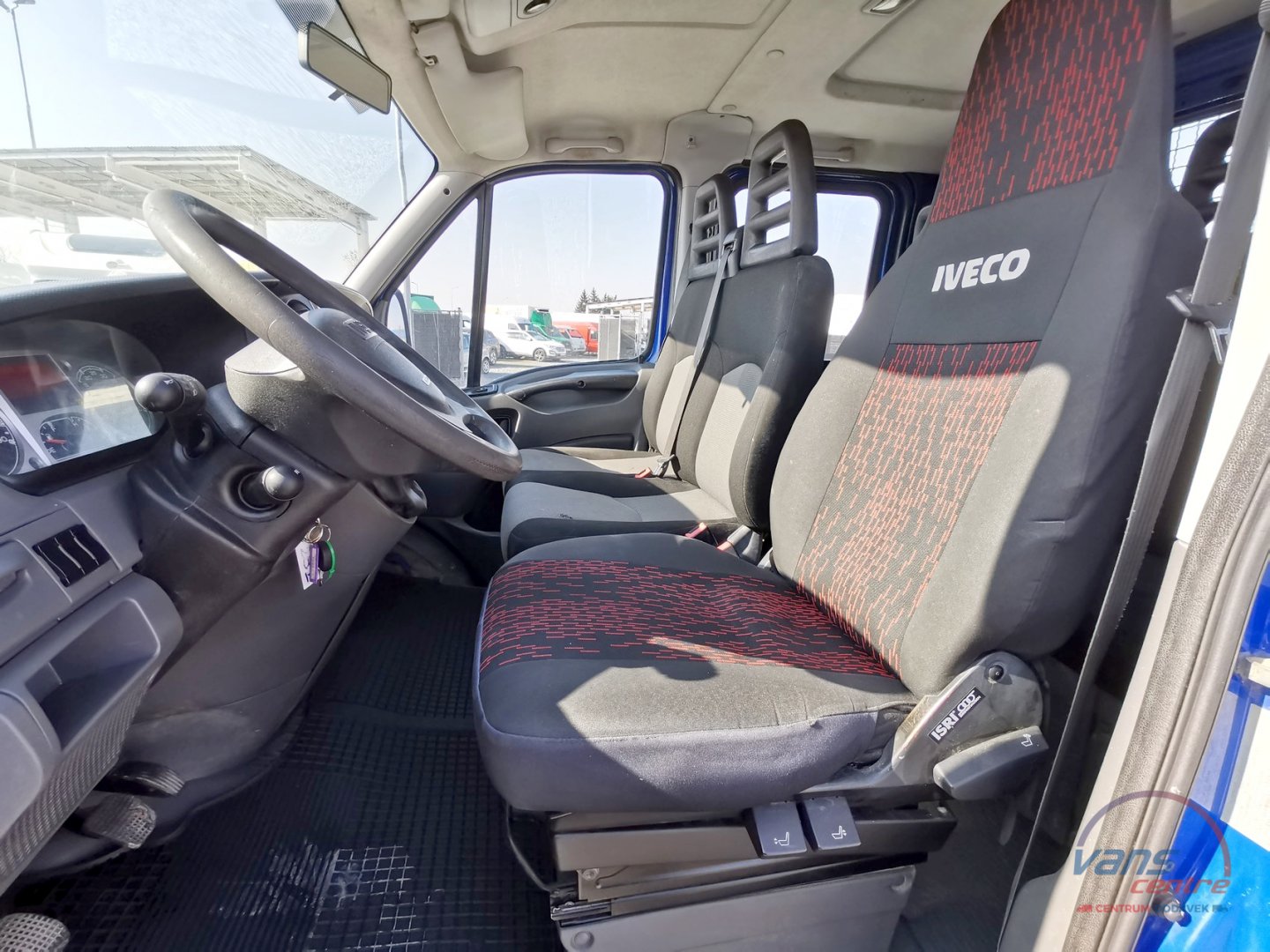 Iveco DAILY 35S17 HI-MATIC/ SHRNOVACÍ 8 PALET/ MĚCHY/ H.ČELO