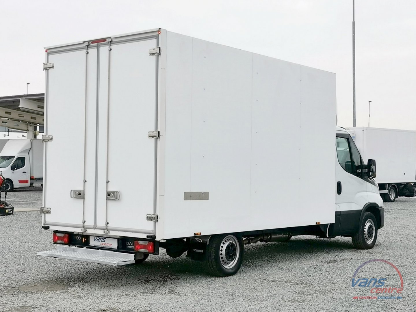 Iveco DAILY 35S14 HI-MATIC/ SKŘÍŇ 8 PALET/ MĚCHY/ KLIMA 