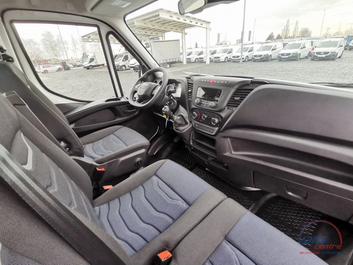 Mercedes-Benz SPRINTER 311CDI STŘEDNÍ/ CHLAĎÁK