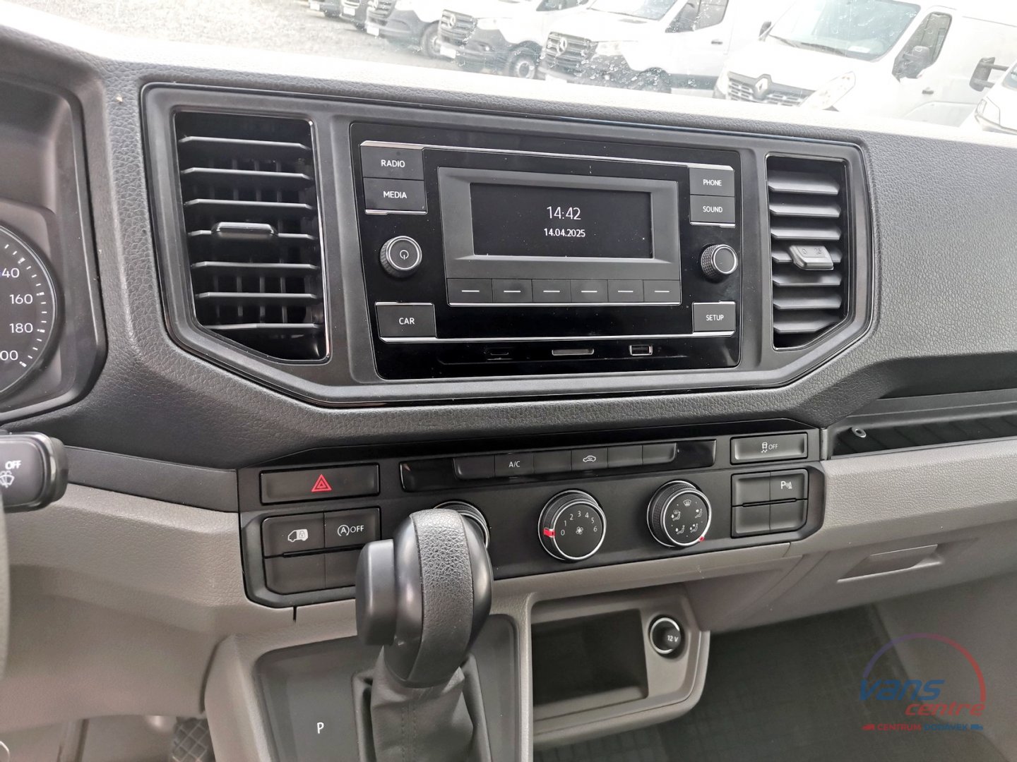 Volkswagen CRAFTER 2.0TDI/130KW AT/ MAXI/ KLIMA/ TAŽNÉ/ ČR/ ZÁRU