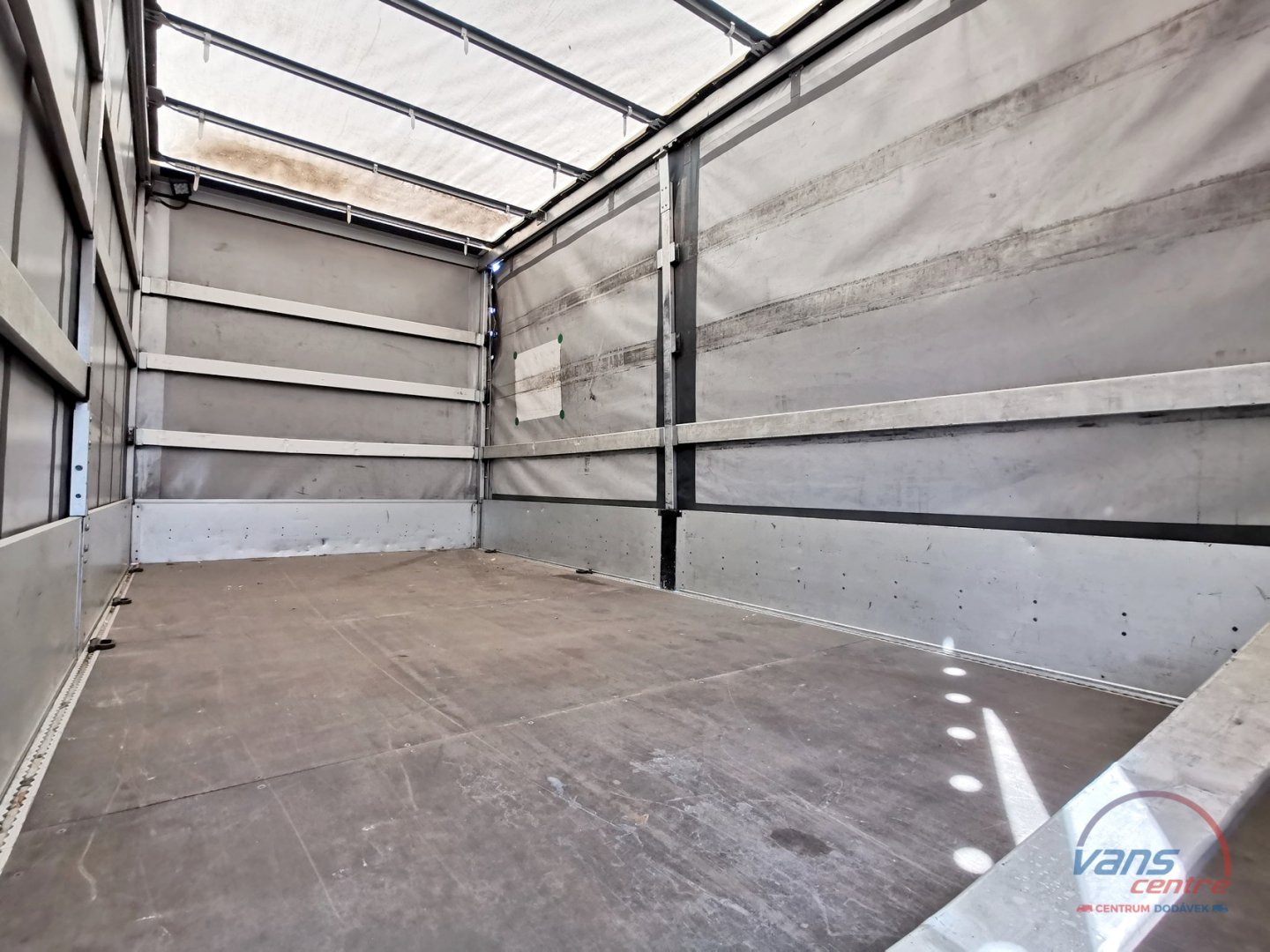 Renault MASTER 165DCI SHRNOVACÍ 10 PALET/ MĚCHY/ ČR/1.MAJ.