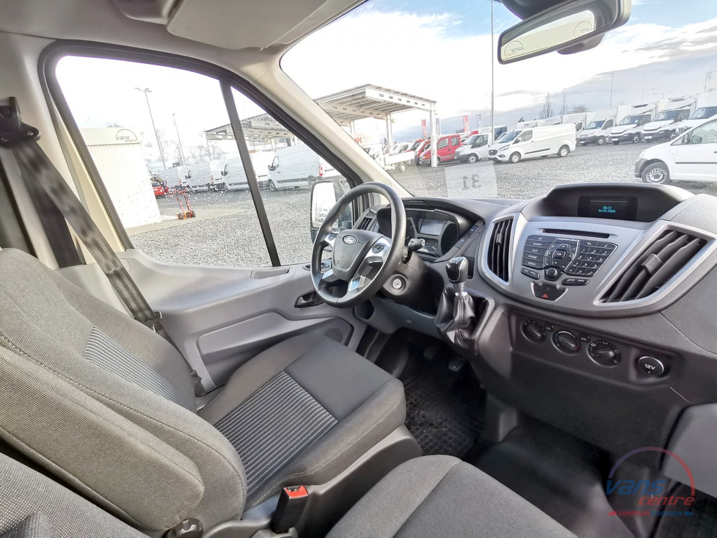 Ford TRANSIT 2.2TDCI/92KW L2H2 9 MÍST/ KLIMA/ TAŽNÉ