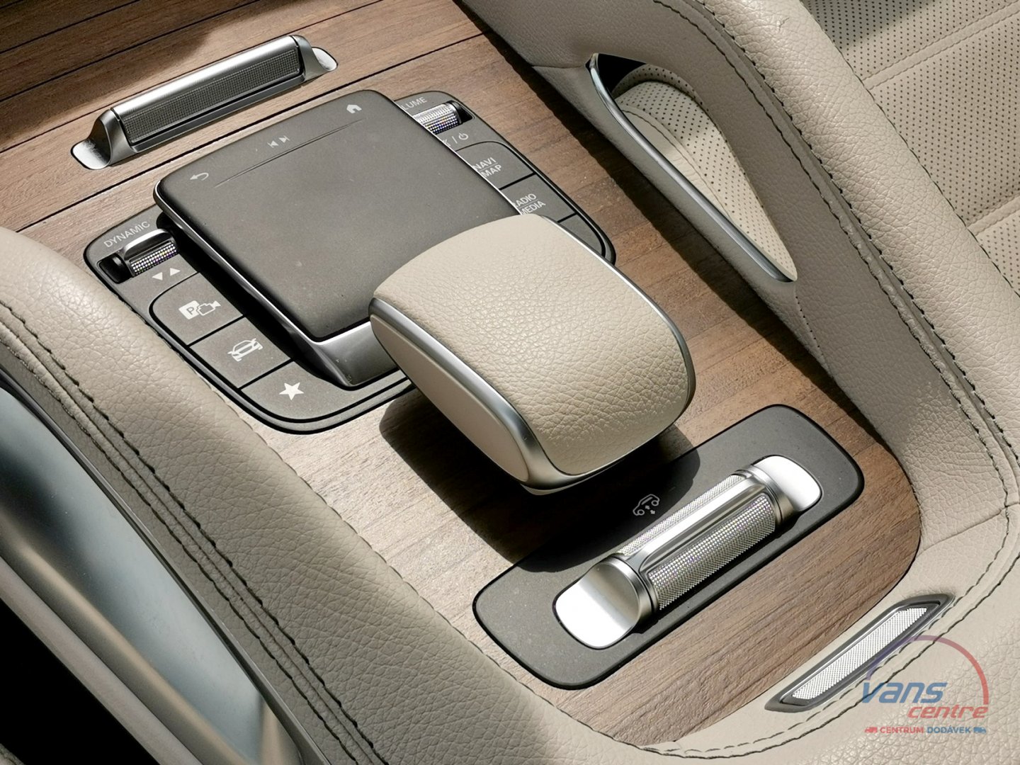 Mercedes-Benz GLS 400D 4 MATIC/ AMG/ 7 MÍST/ EXCLUSIVE/ MASÁŽ