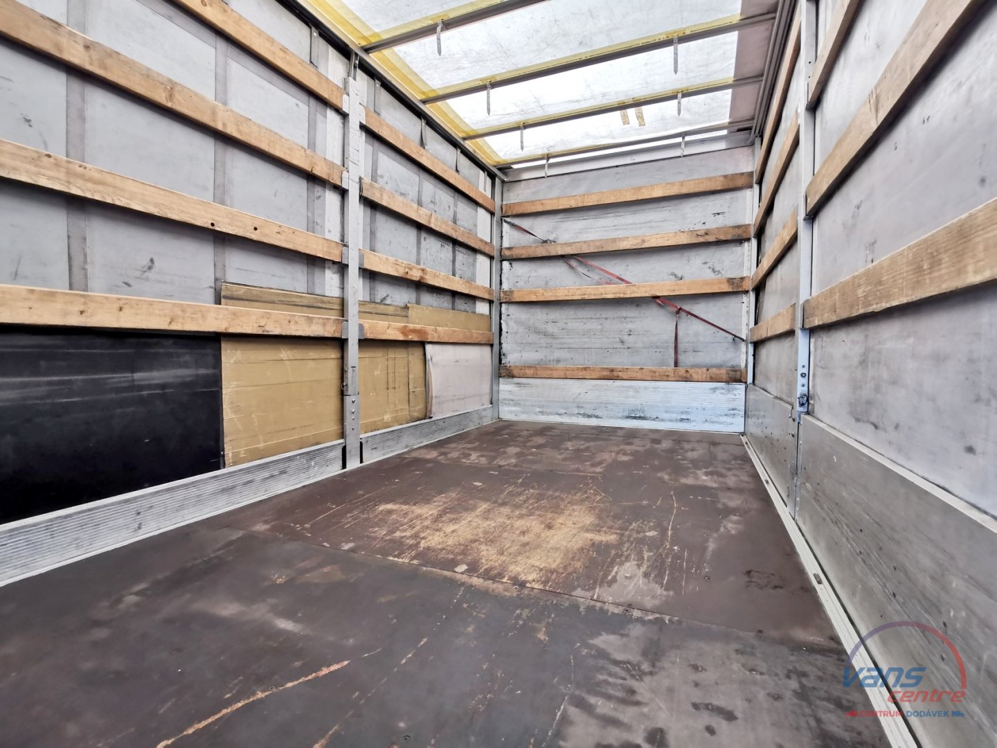Iveco DAILY 50C16 VALNÍK 6,1M/ TAŽNÉ/ DO 3,5T
