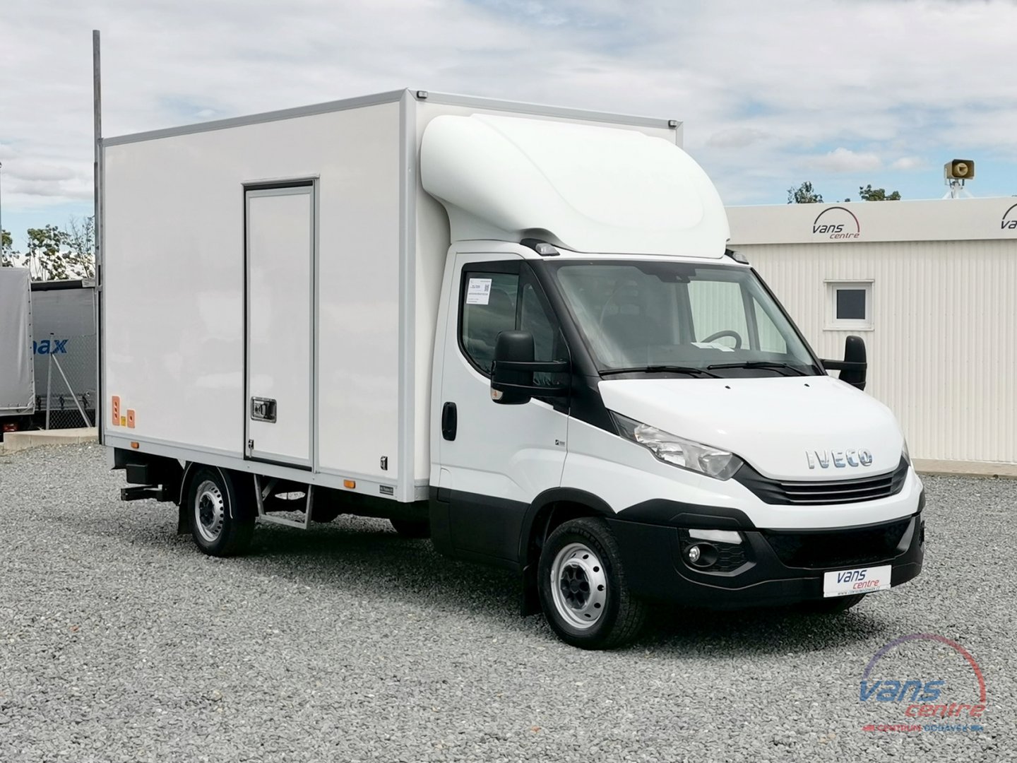 Iveco DAILY 35S16 HI-MATIC/ SKŘÍŇ 8 PALET/ HYDR.ČELO/ KLIMA