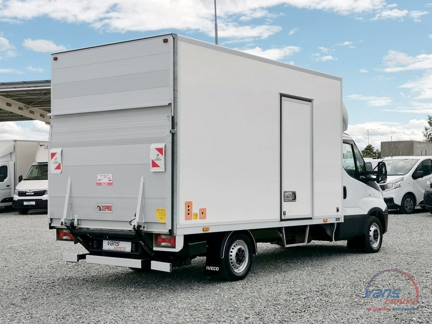 Iveco DAILY 35S16 HI-MATIC/ SKŘÍŇ 8 PALET/ HYDR.ČELO/ KLIMA