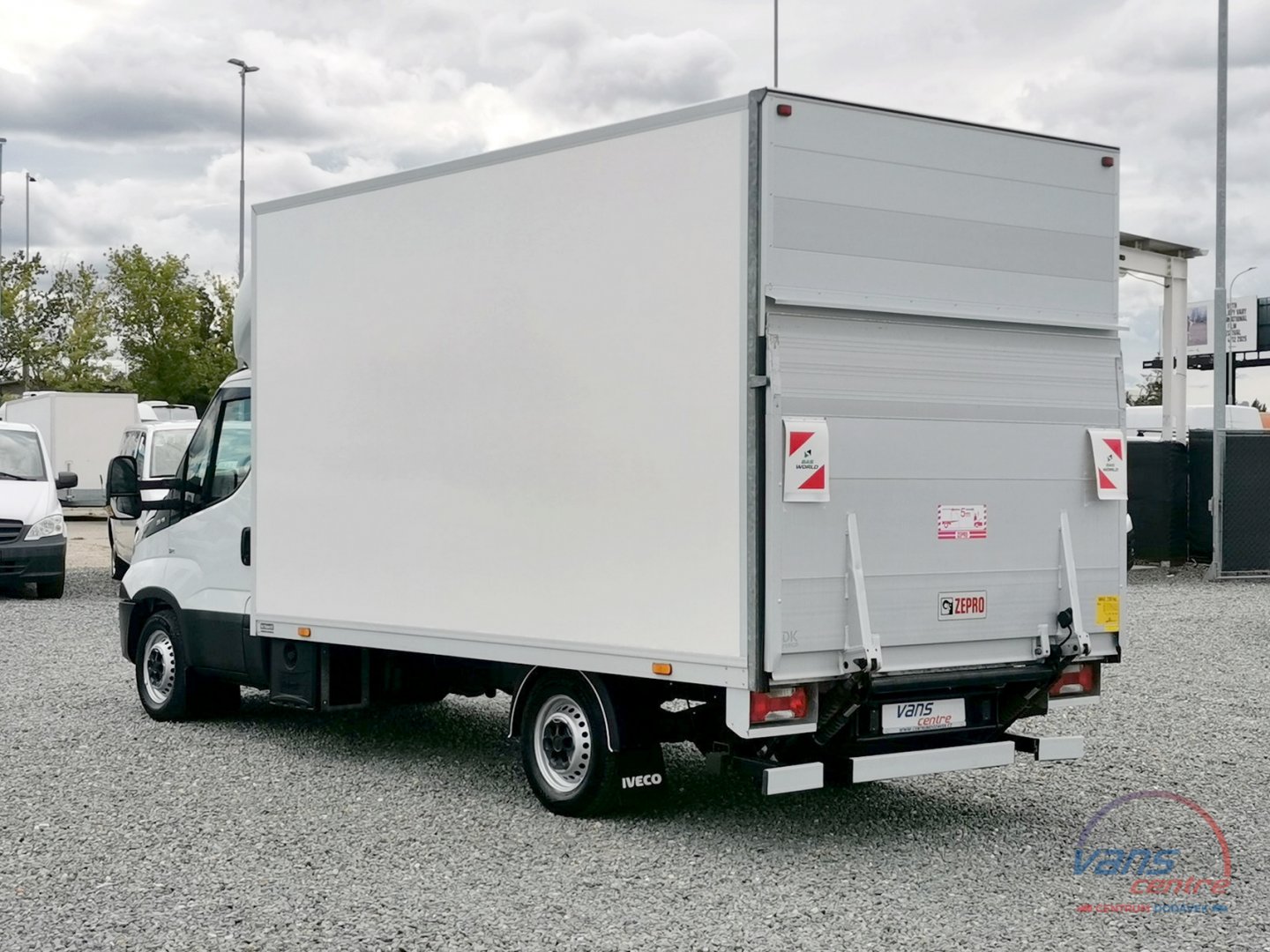 Iveco DAILY 35S16 HI-MATIC/ SKŘÍŇ 8 PALET/ HYDR.ČELO/ KLIMA