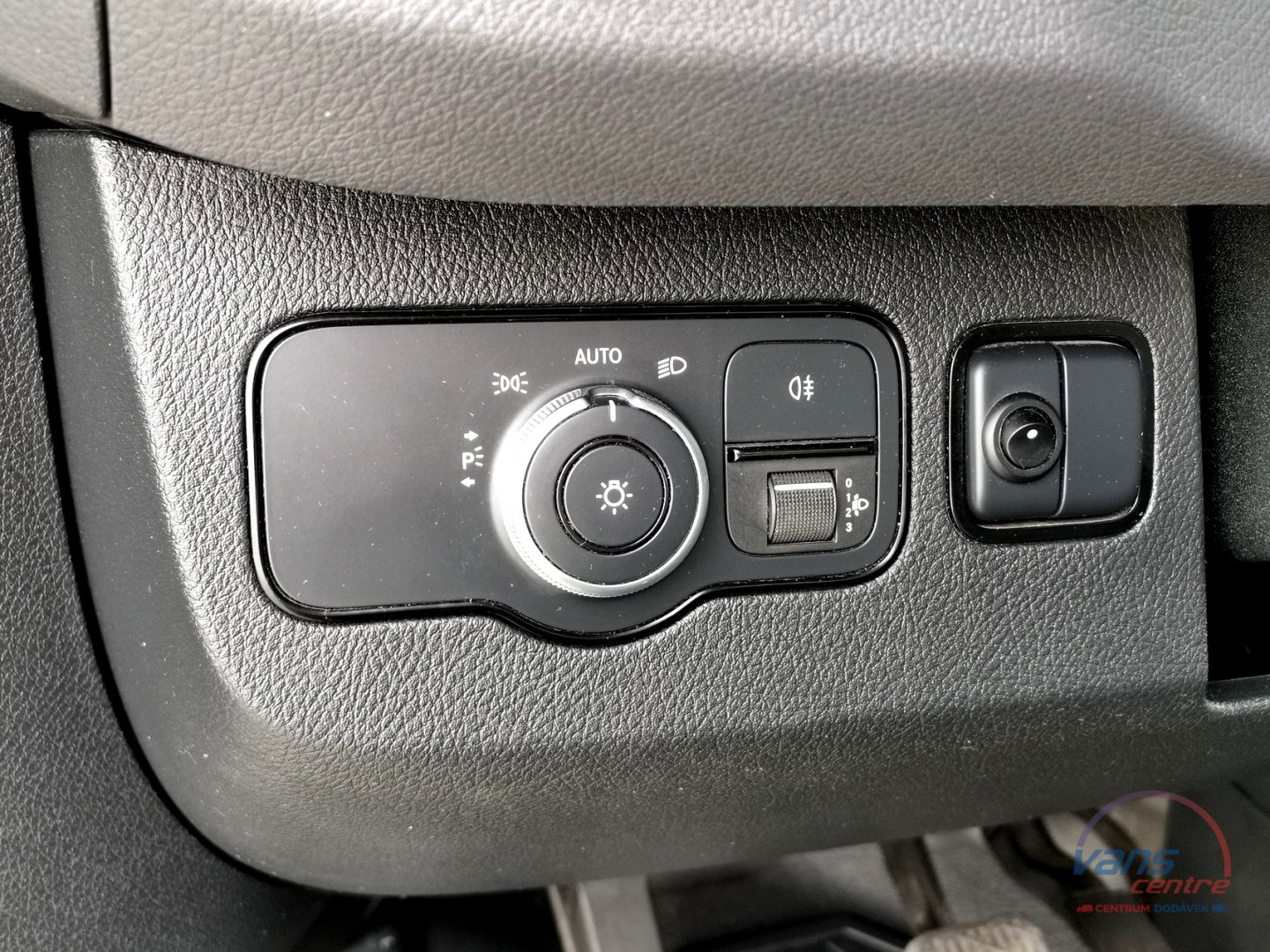 Mercedes-Benz SPRINTER 211CDI L1H1/ 9 MÍST/ KLIMA