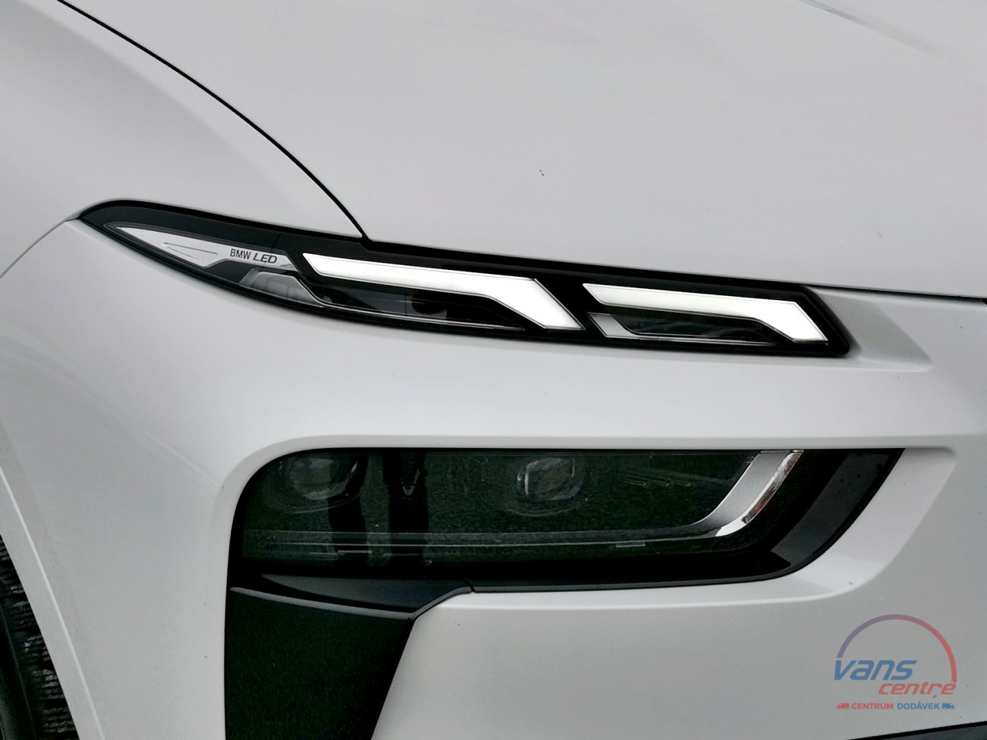 BMW X7 XDRIVE 40D M SPORT/ 7 MÍST/ ČR/1.MAJ.