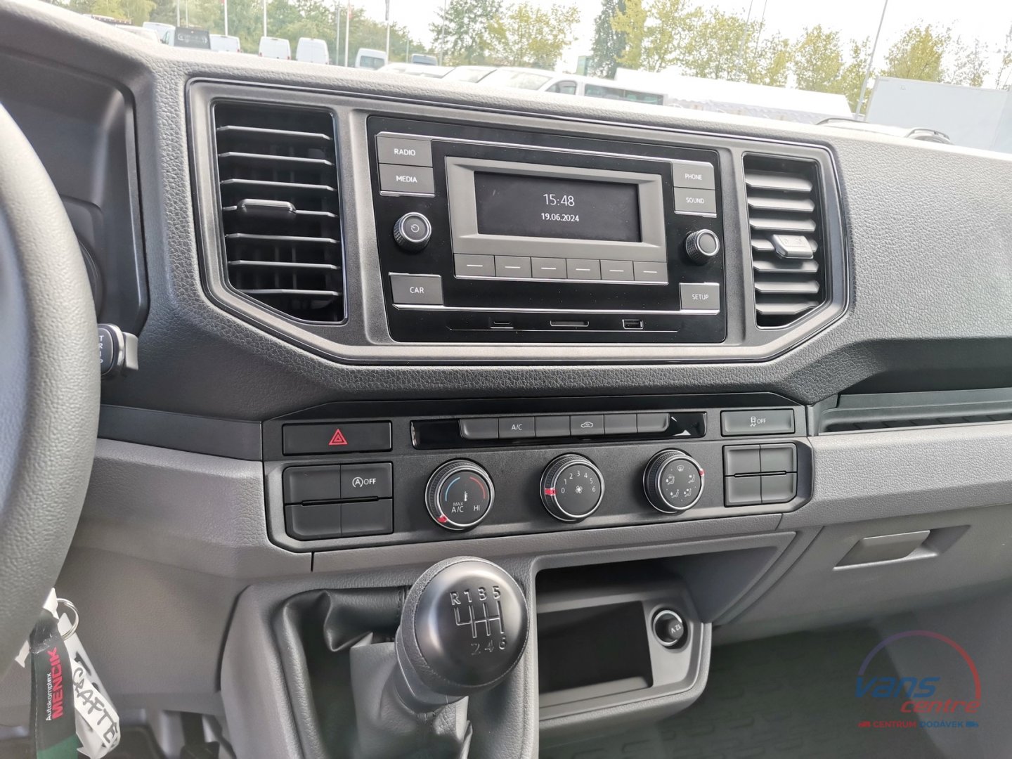 Volkswagen CRAFTER 2.0TDI VALNÍK 3,5M/ 7 MÍST/ TAŽNÉ/ 1.MAJITEL 