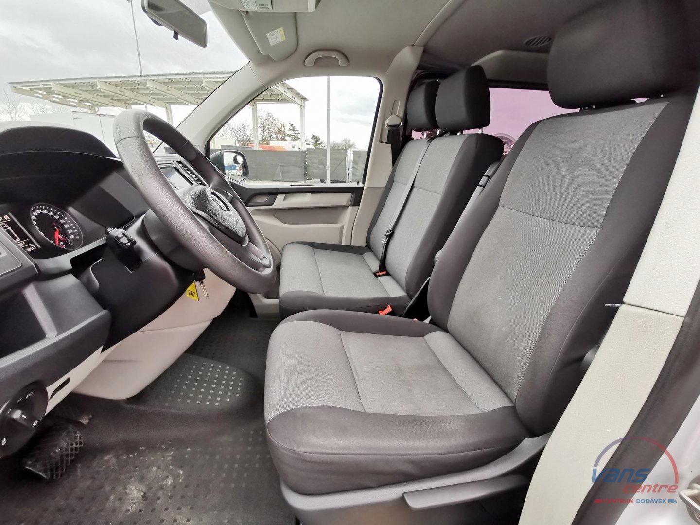 Volkswagen TRANSPORTER 2.0TDI/110KW DSG/ L2H1/ 9 MÍST/ KLIMA 