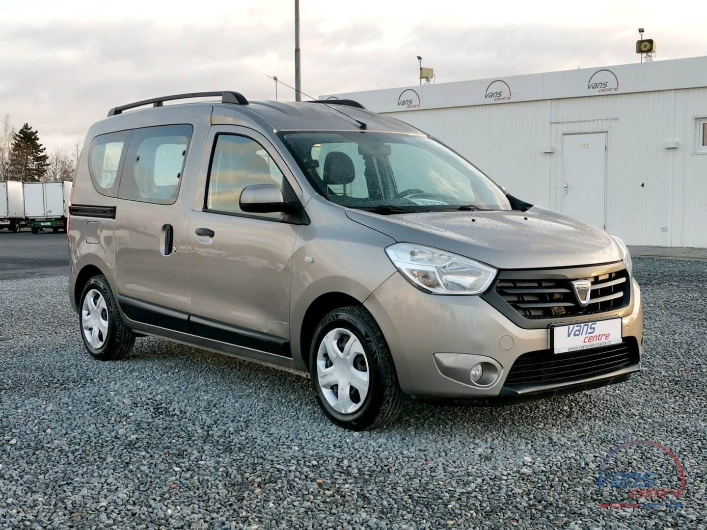 Dacia DOKKER 1.6/61KW 5 MÍST/ KLIMA/ TAŽNÉ/ ČR