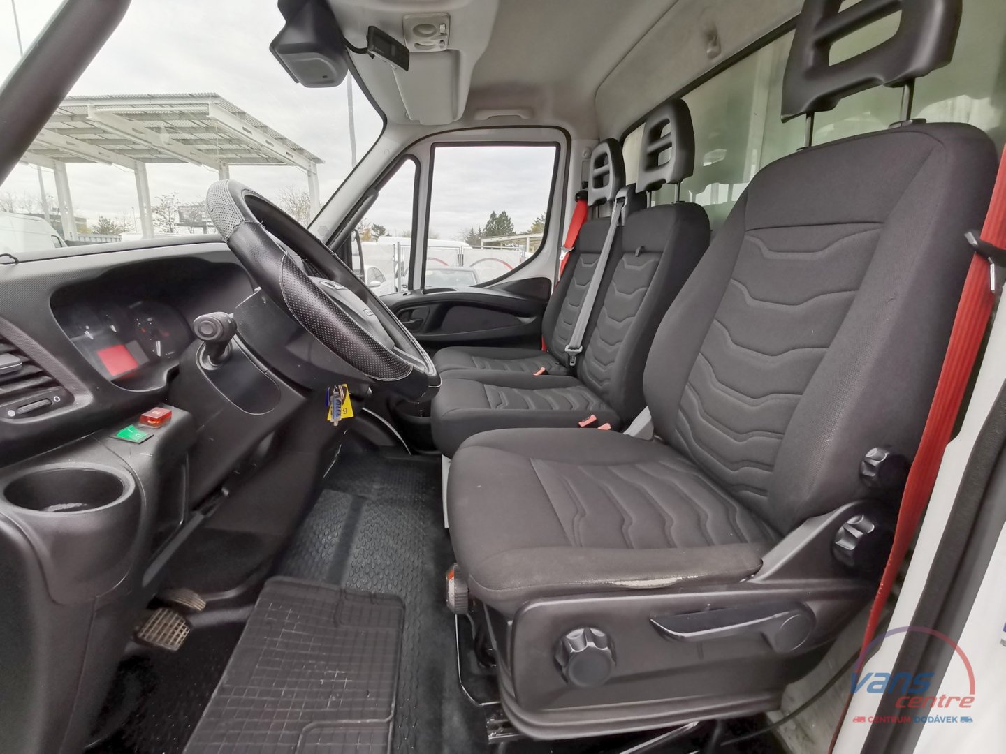 Ford TRANSIT CUSTOM 2.0TDCI/96KW L2H2/ 8 MÍST/ KLIMA/ TEMPOMAT