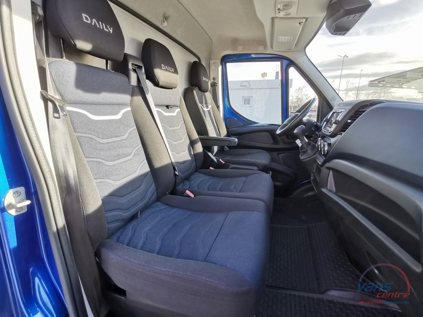 Iveco DAILY 35S14 HI-MATIC/ VALNÍK 8 PALET/ KLIMA/ LED/ NAVI