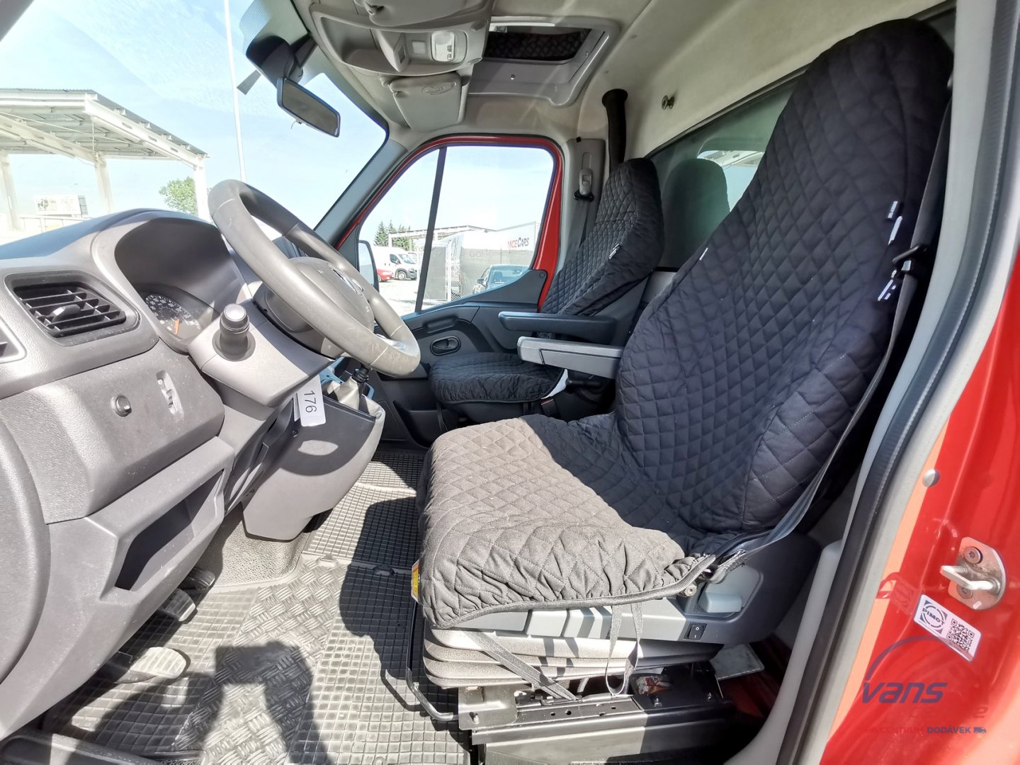 Renault MASTER 165DCI SHRNOVACÍ 10 PALET/ MĚCHY/ ČR/1.MAJ.