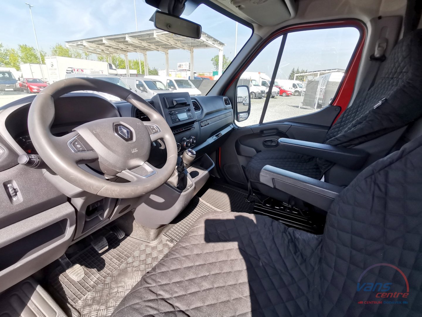 Renault MASTER 165DCI SHRNOVACÍ 10 PALET/ MĚCHY/ ČR/1.MAJ.