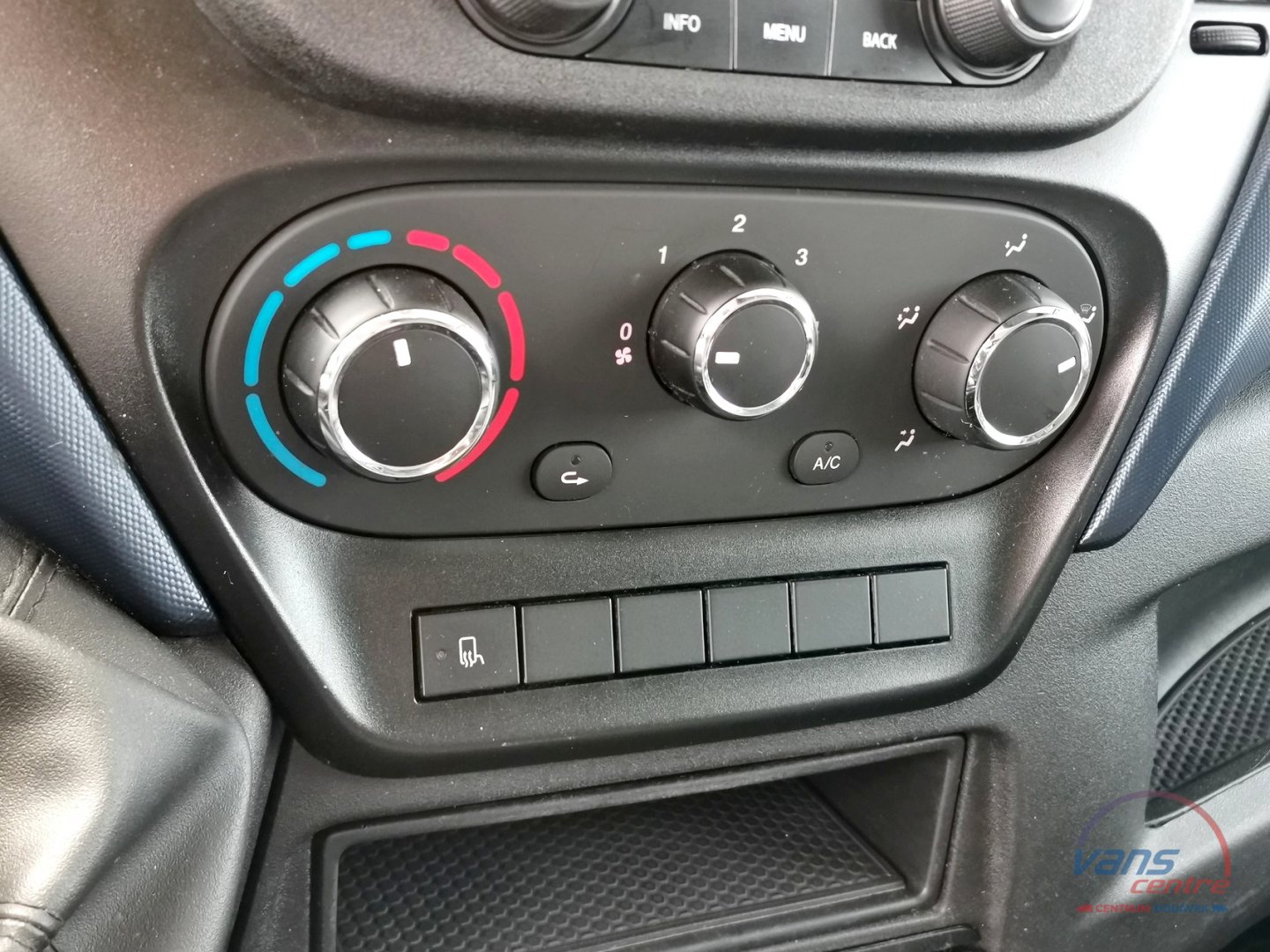 Iveco DAILY 50C16 VALNÍK 6,1M/ TAŽNÉ/ DO 3,5T