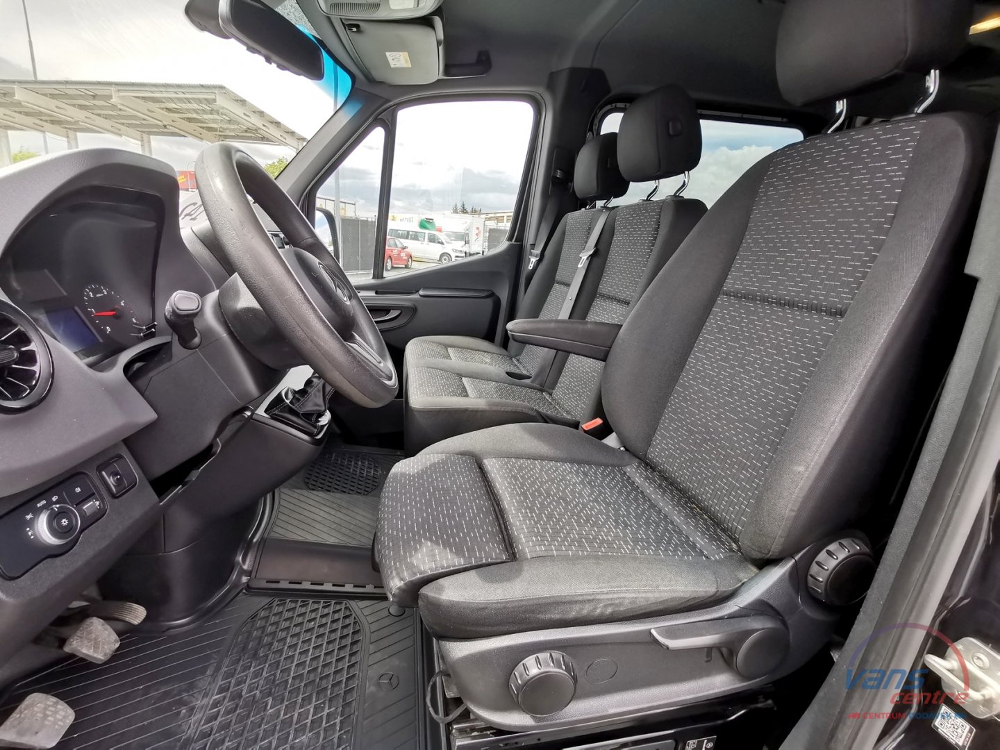 Mercedes-Benz SPRINTER 211CDI L1H1/ 9 MÍST/ KLIMA