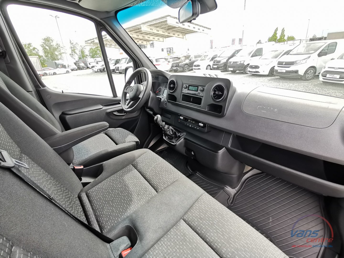 Mercedes-Benz SPRINTER 211CDI L1H1/ 9 MÍST/ KLIMA