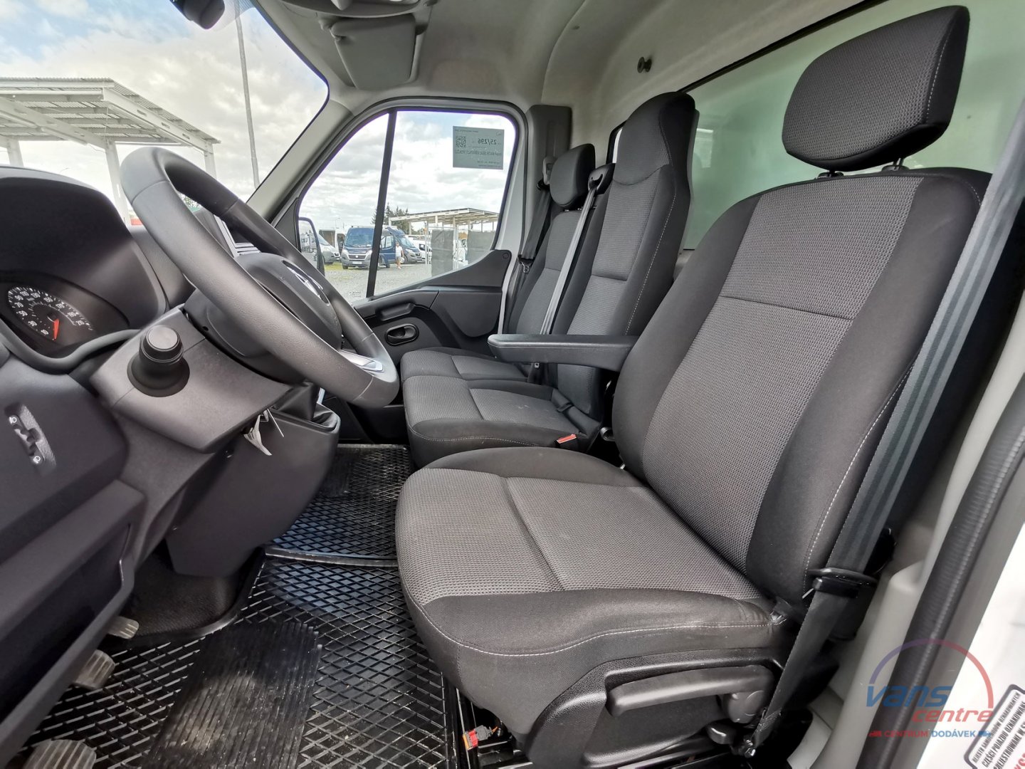 Renault MASTER 165DCI SKŘÍŇ 8 PALET/ HYDR.ČELO