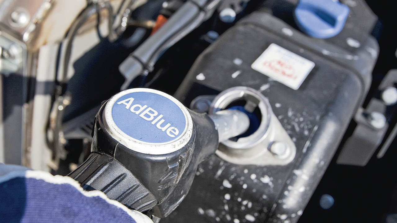 Co je AdBlue, k čemu slouží a proč je ho nedostatek?