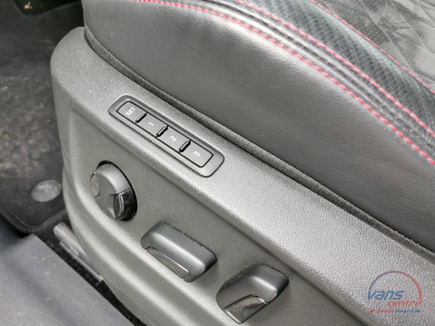 Škoda KODIAQ RS 2.0TSI DSG/ 4X4/ KEYLESS/ TAŽNÉ/ ZÁRUKA