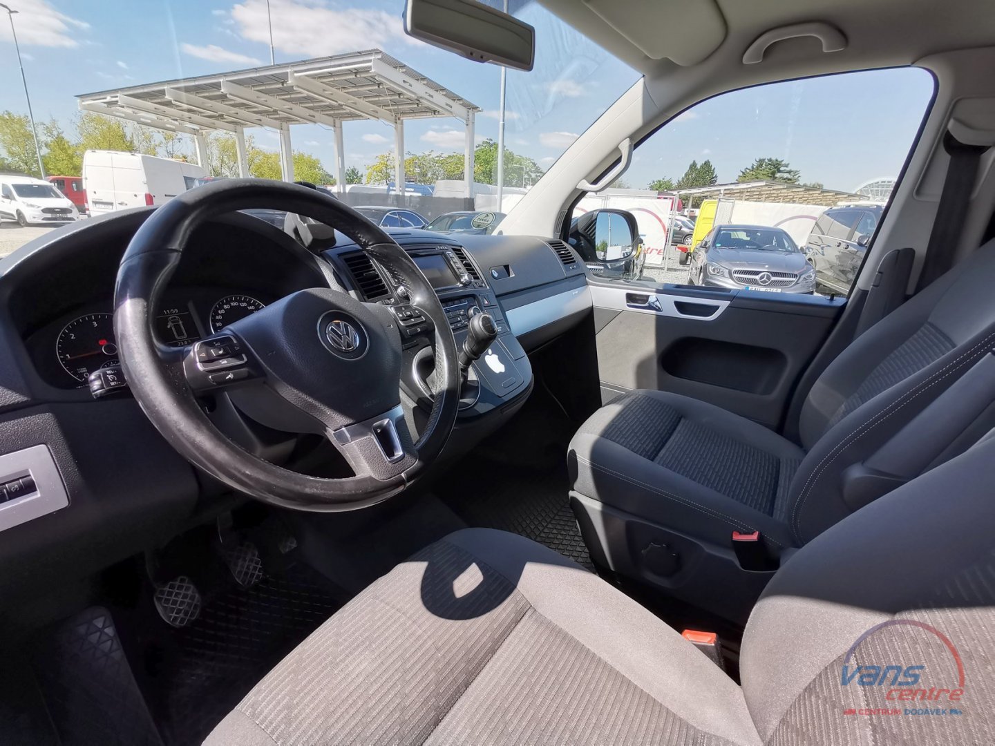 Volkswagen MULTIVAN 2.0TDI/103KW 7 MÍST/ NAVI/ XENONY/ TAŽNÉ