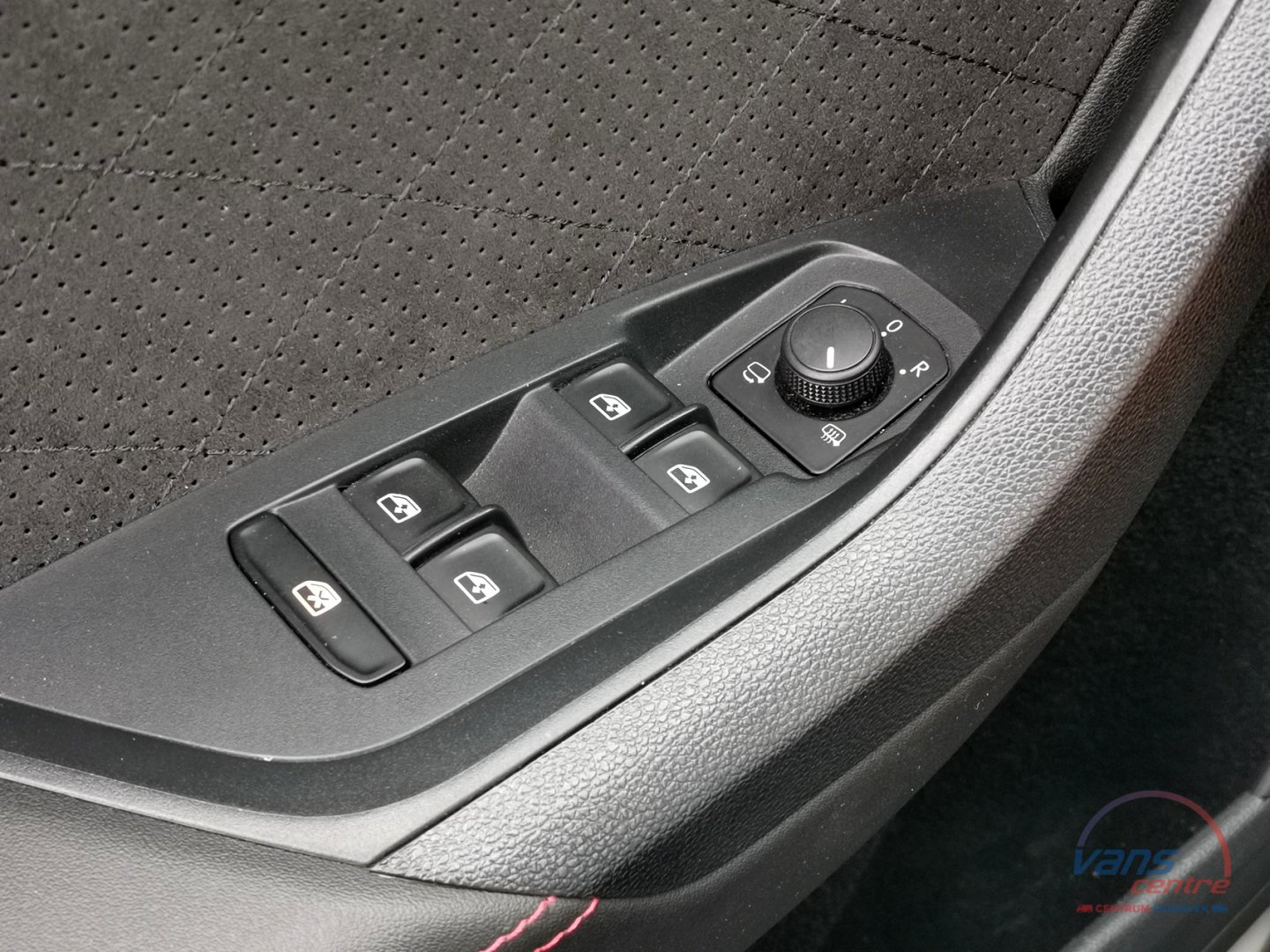 Škoda KODIAQ RS 2.0TSI DSG/ 4X4/ KEYLESS/ TAŽNÉ/ ZÁRUKA