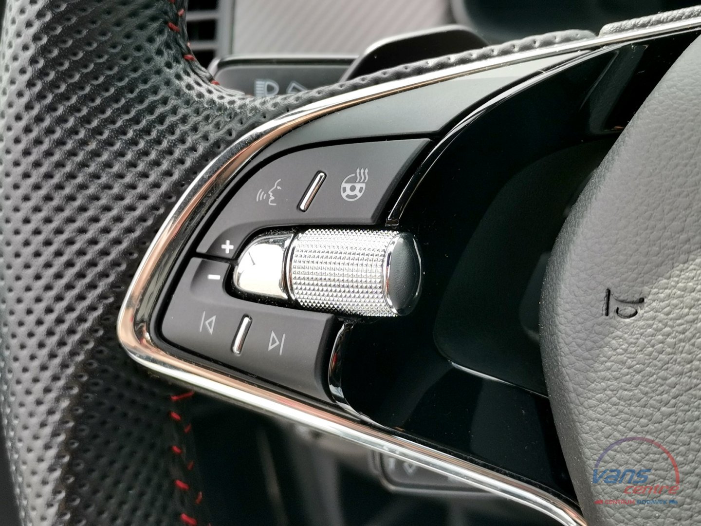 Škoda KODIAQ RS 2.0TSI DSG/ 4X4/ KEYLESS/ TAŽNÉ/ ZÁRUKA