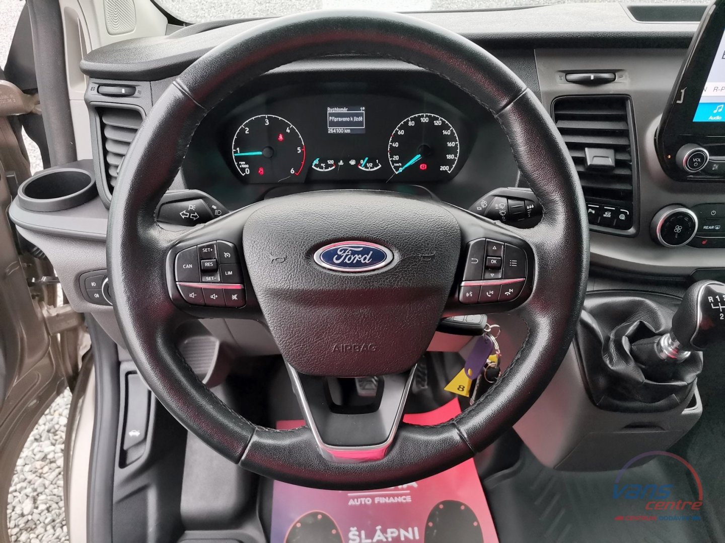 Ford TRANSIT CUSTOM 2.0TDCI/96KW L2H1/ 9 MÍST/ KLIMA/ TAŽNÉ